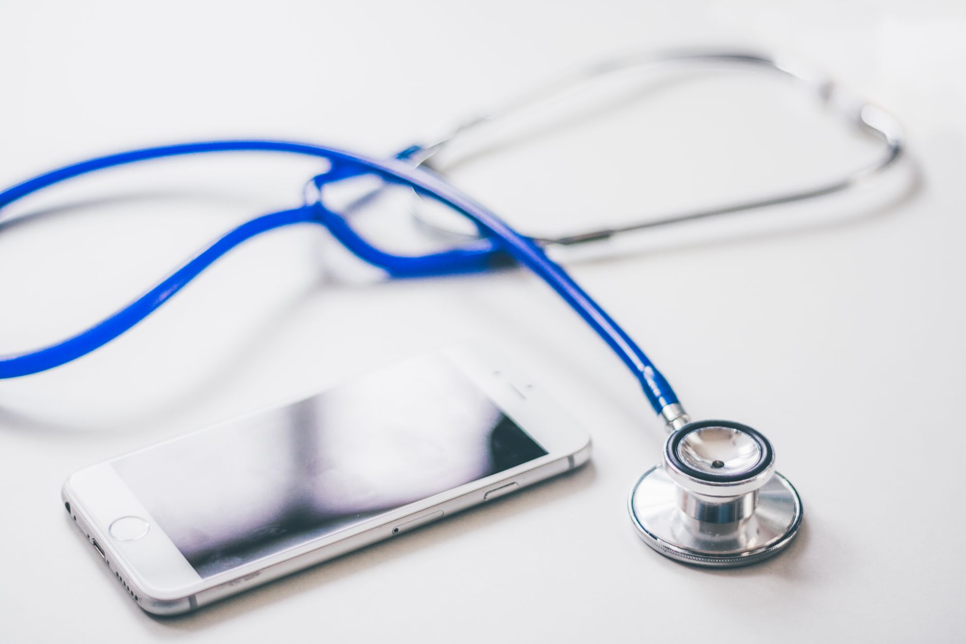 2026 OSHC Cost Comparison for Onshore Students: Real Case Studies Reveal Which Insurer Saves You the Most